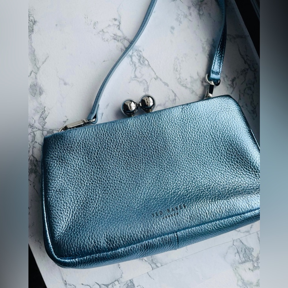 EUC 🔹 TED BAKER LONDON CROSS BAG